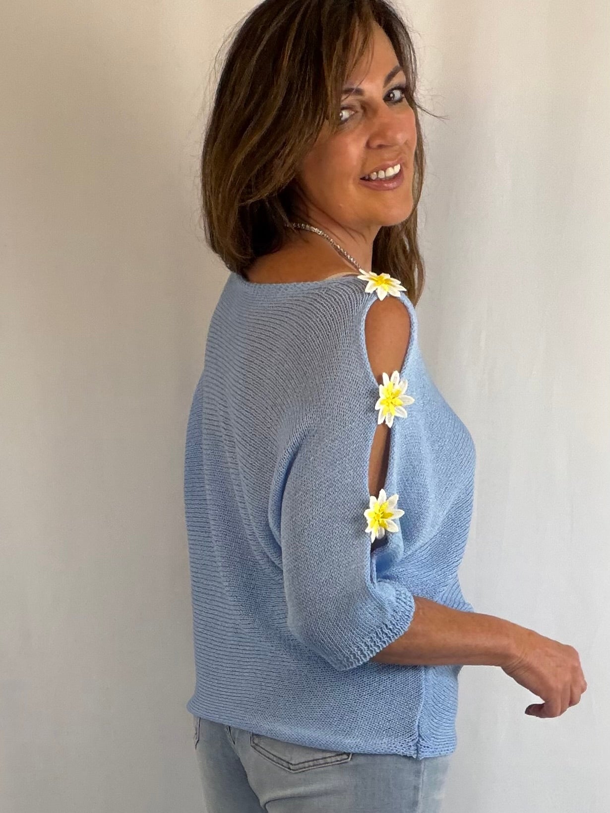 DAISY TOP - Blue or pink