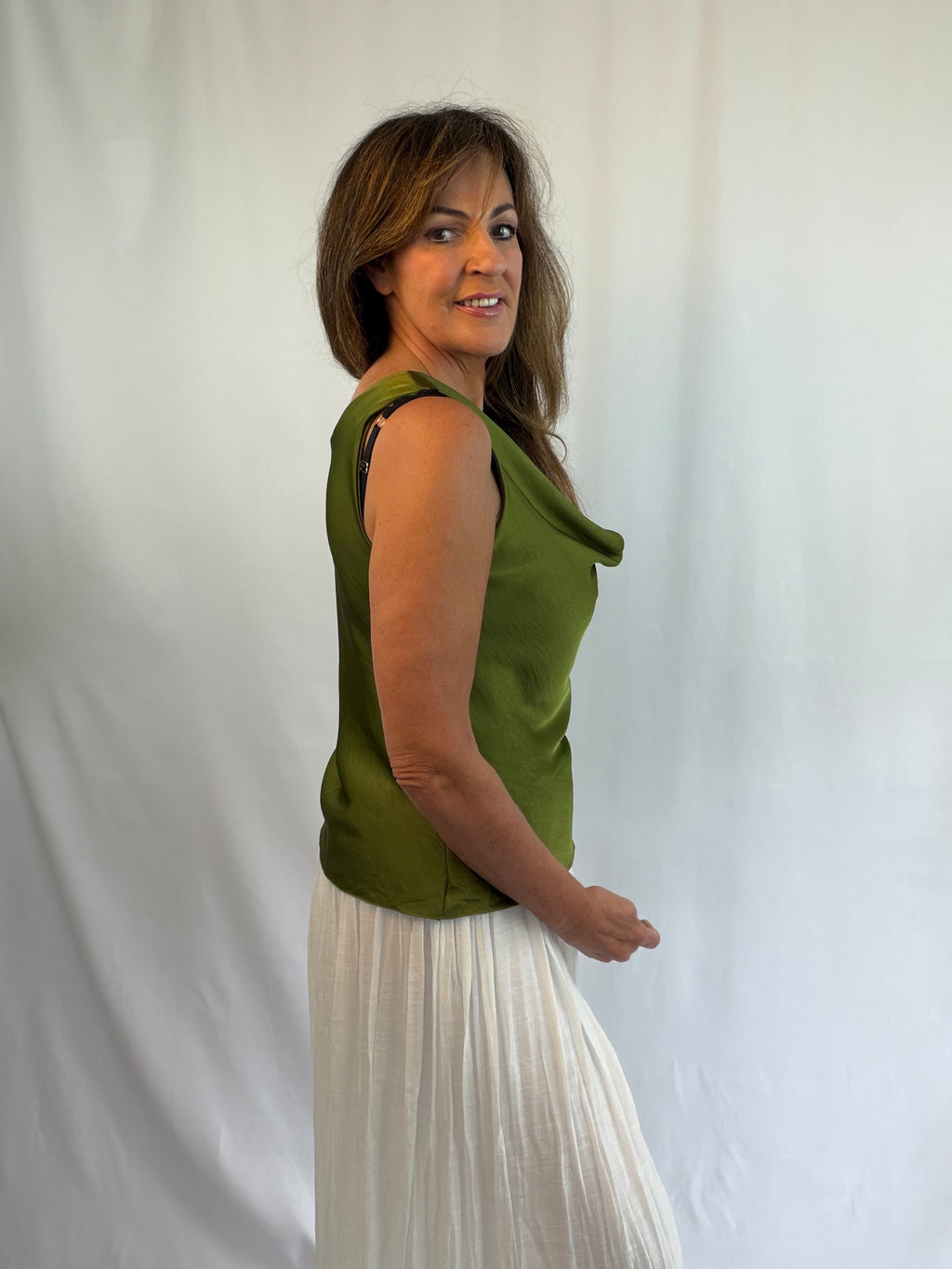Rebecca - Silky cowl neck