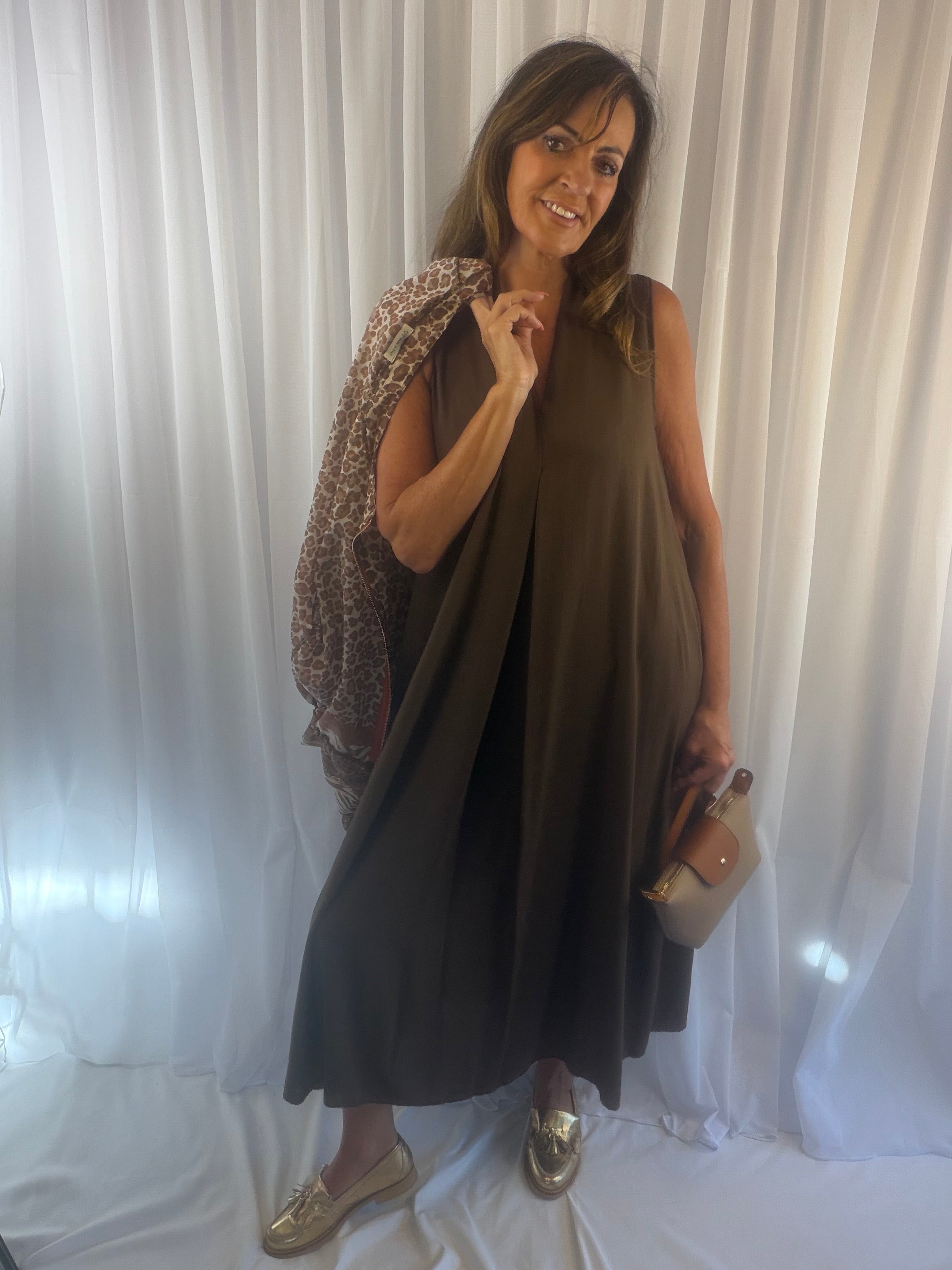Lucia the V neck maxi