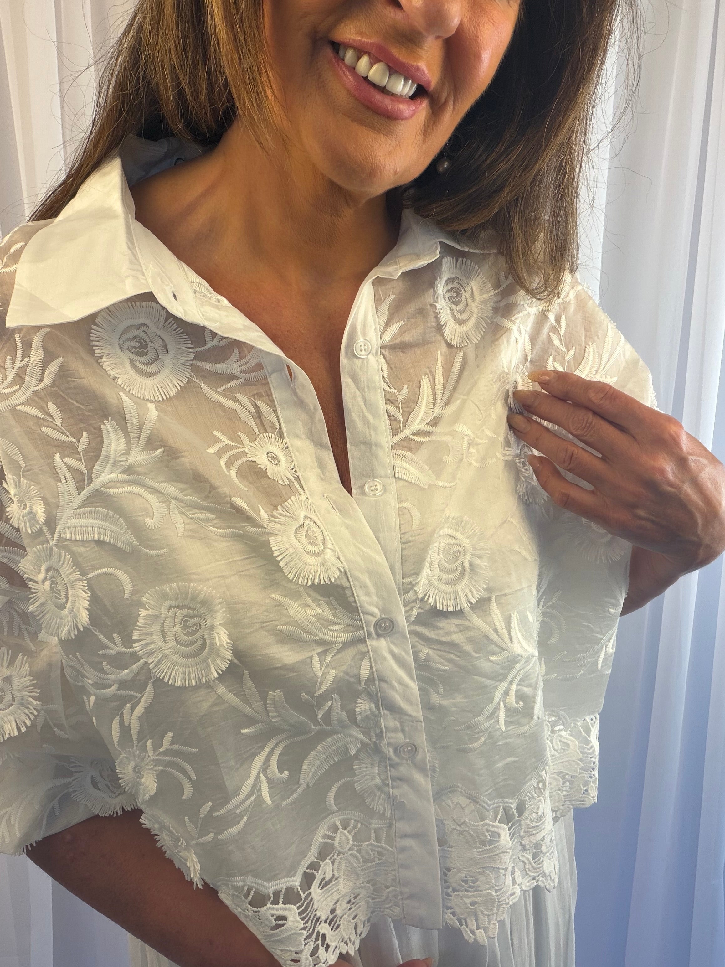 Lucy- Lou lace puffed sleeve luxe blouse