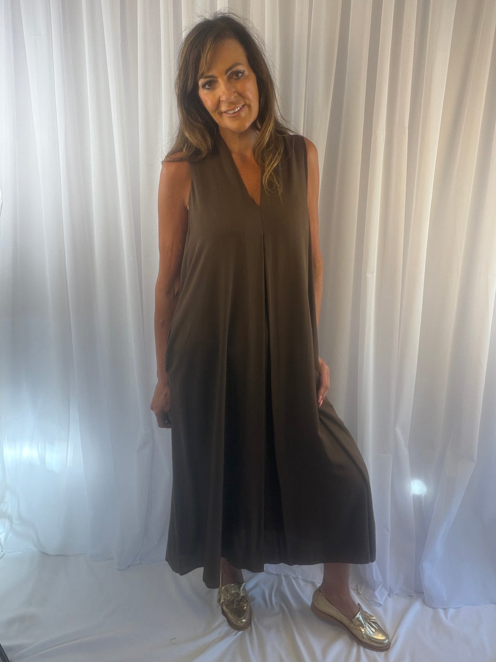 Lucia the V neck maxi