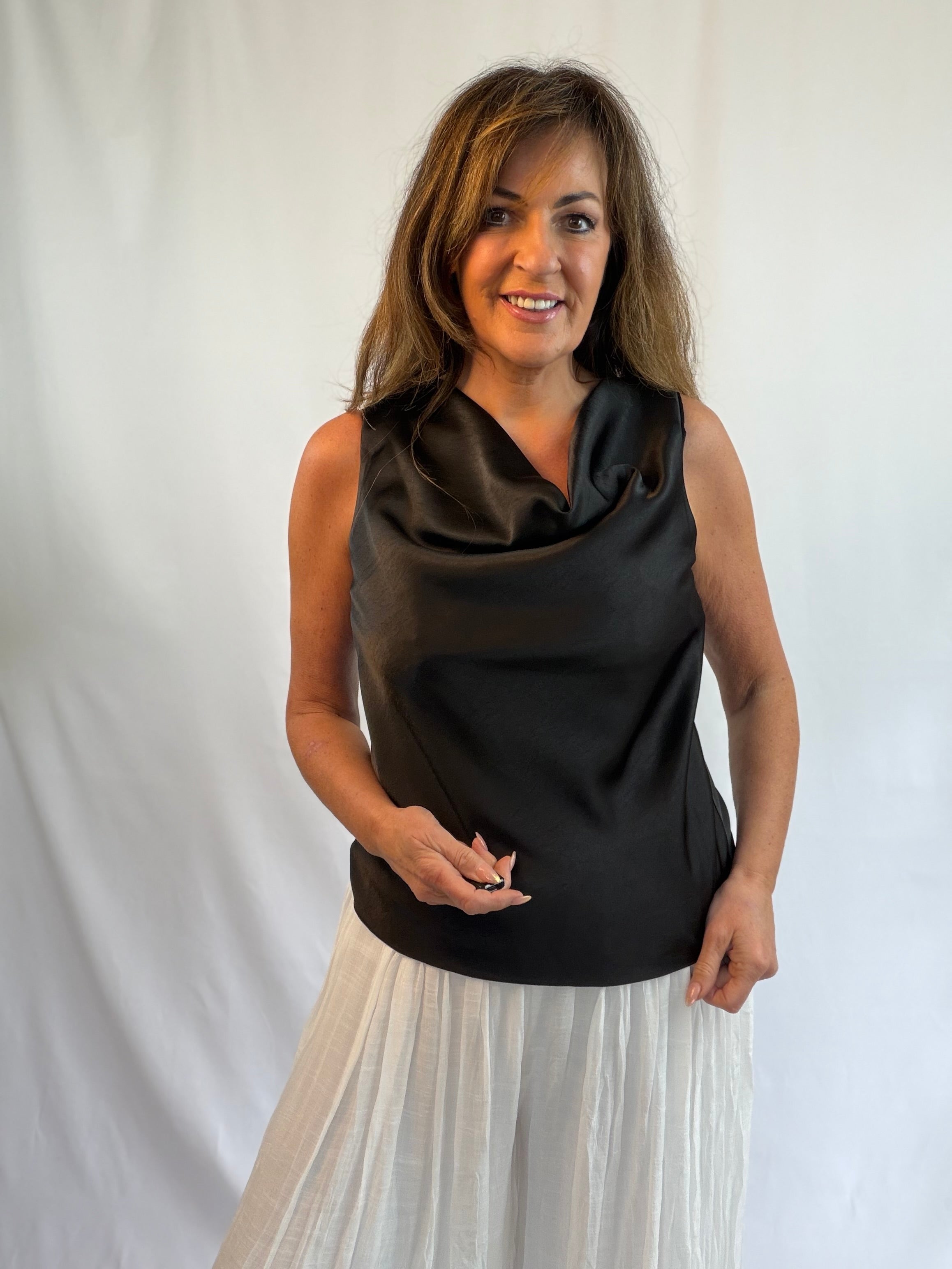 Rebecca - Silky cowl neck