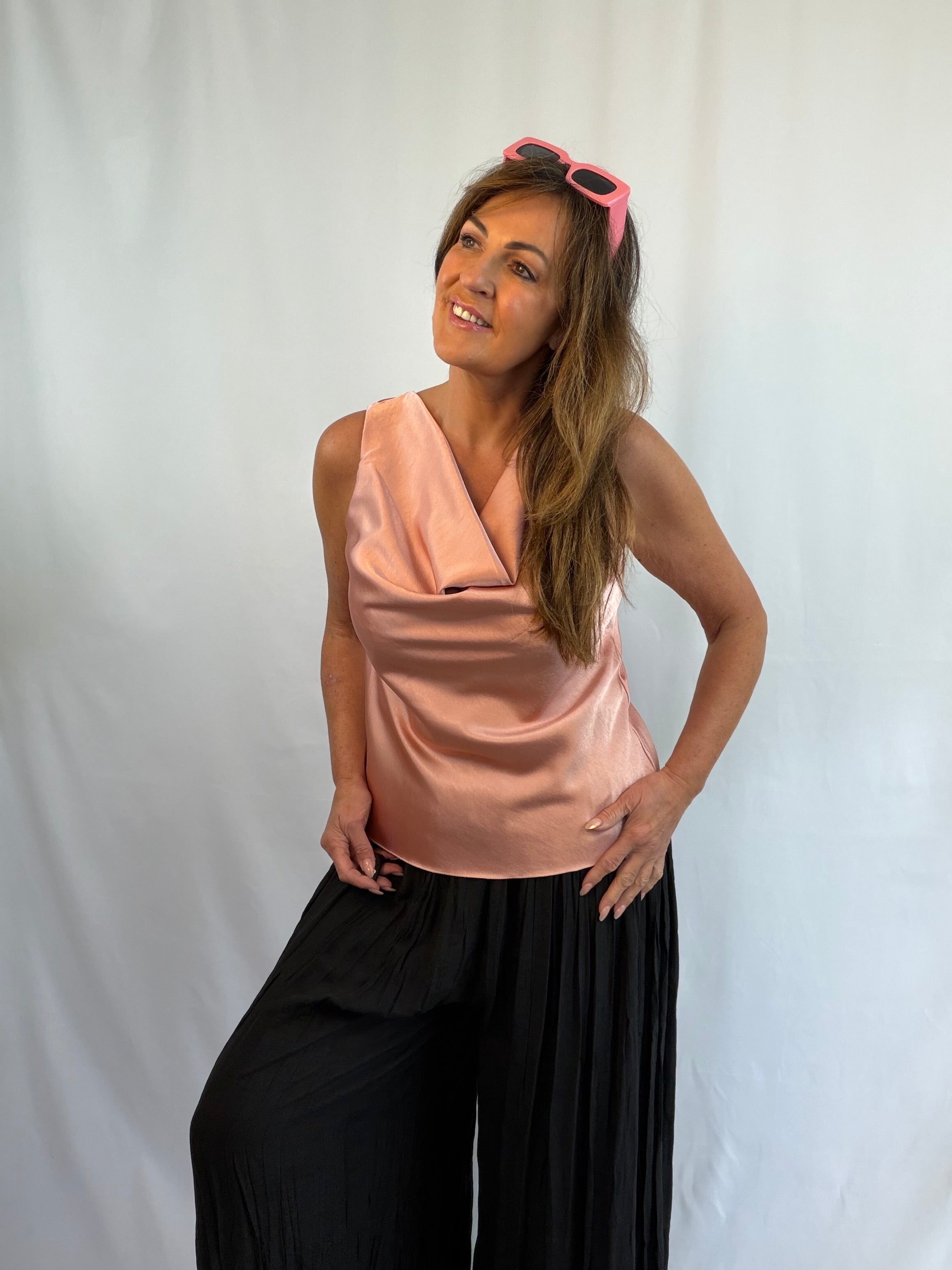Rebecca - Silky cowl neck
