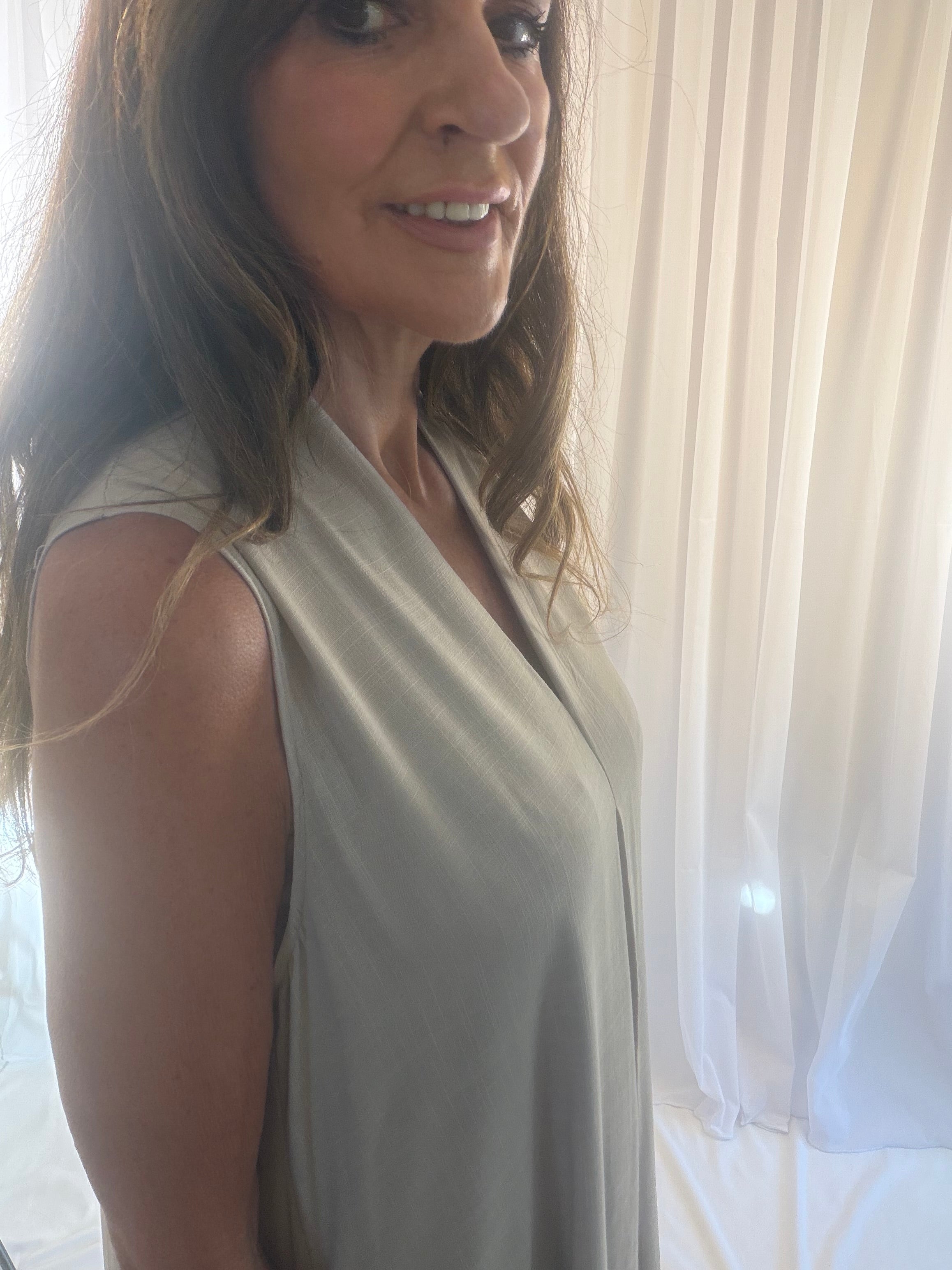 Lucia the V neck maxi