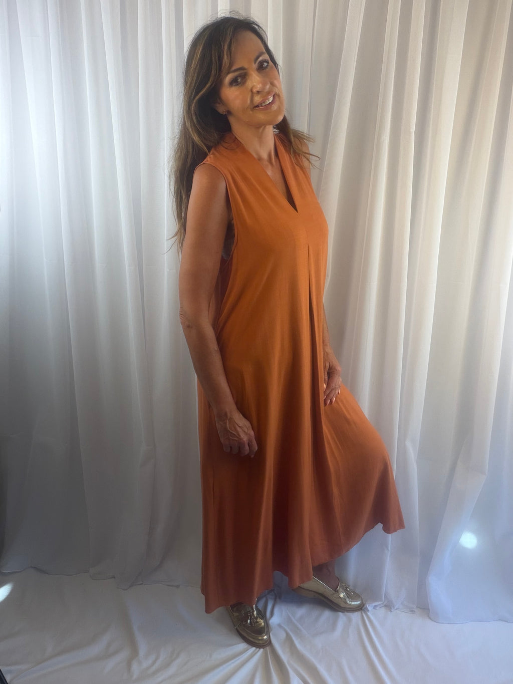 Lucia the V neck maxi