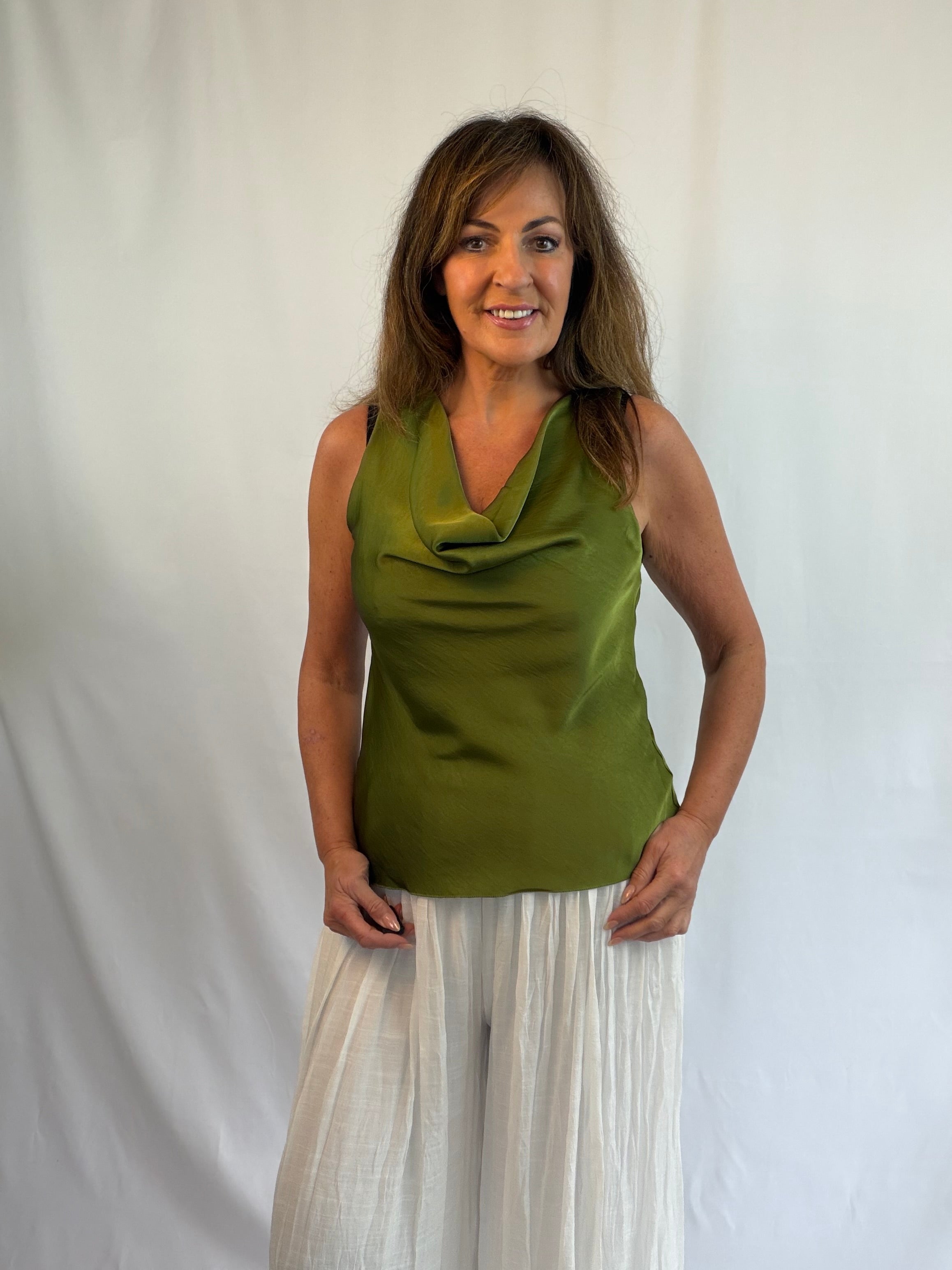 Rebecca - Silky cowl neck