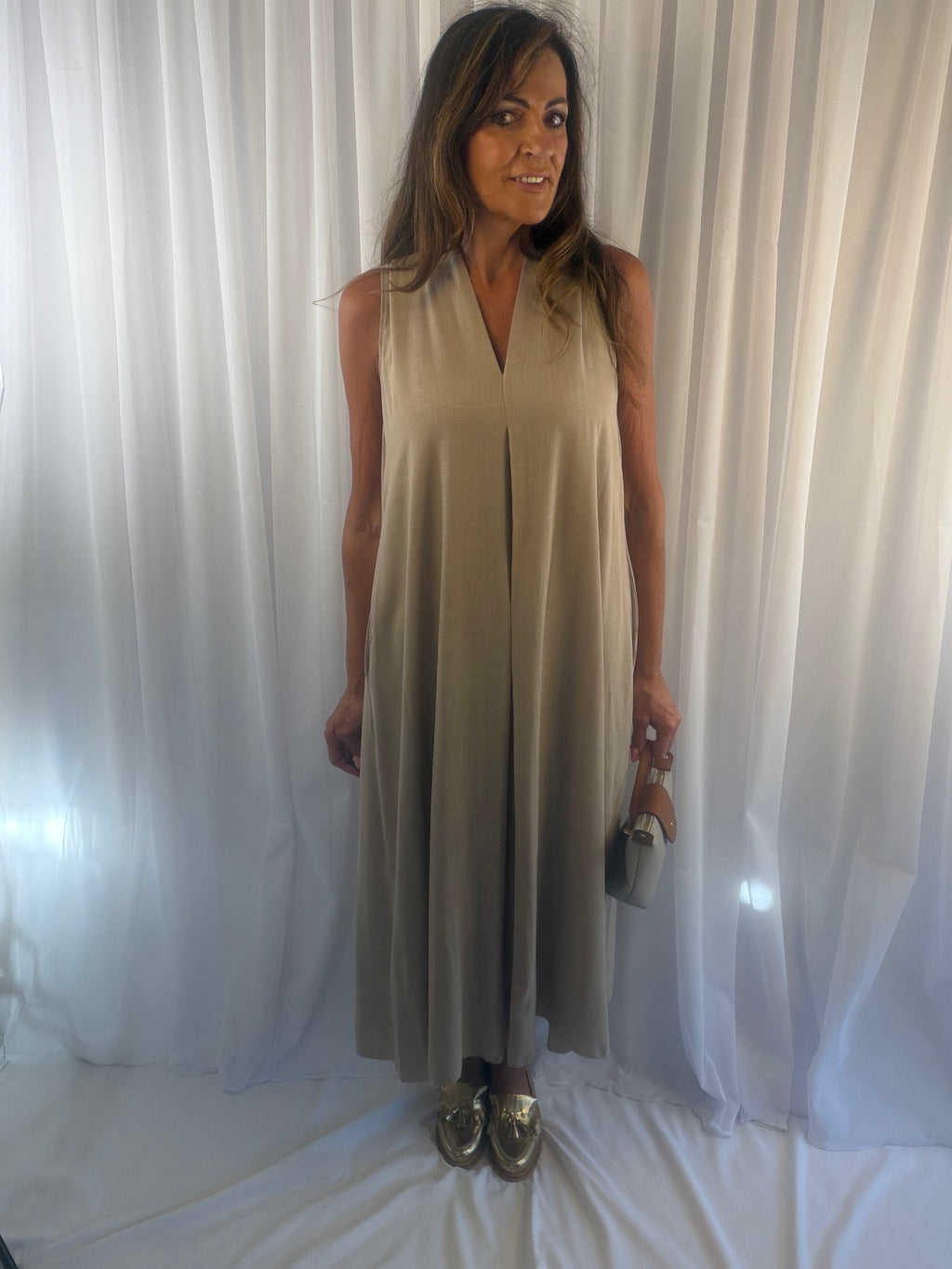 Lucia the V neck maxi