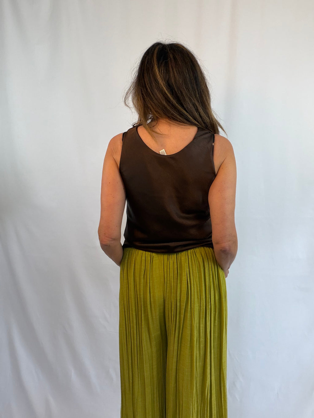 Rebecca - Silky cowl neck